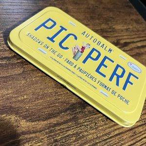 Autobalm Pic Perf eyeshadow palette